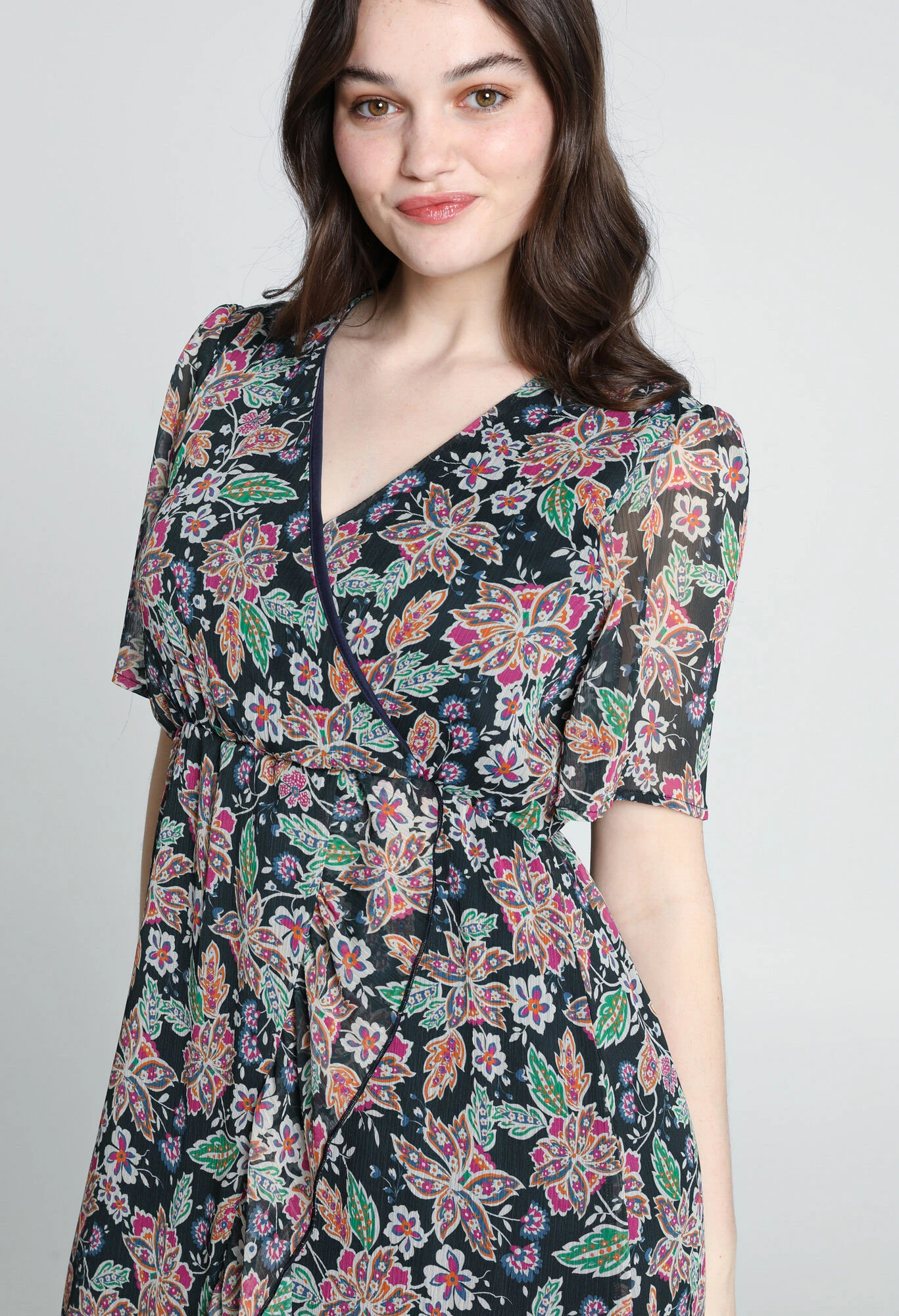 Robe Longue Cache-cœur Avec Volants 5 Robe Longue Cache-cœur Avec Volants – Image 3