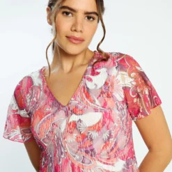 Robe Courte Volantée Avec Dentelle -Promos Robe Divine Magasin 115069360f93c1c0cb33bdd54546da9ce1238956 96M322508 25 2 5