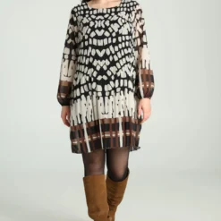 Robe Courte Plissée à Imprimé Graphique -Promos Robe Divine Magasin 13640bd5ba2f86e17510a00a4334fee32cdcca23 86R322802 69 2 8