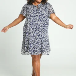 Robe Courte En Voile Imprimé Floral -Promos Robe Divine Magasin 1f472c7acf2dd74350d7489315d502ac3cc9b2cb 9YR122801 2 2 7