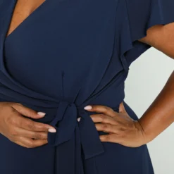 Robe Portefeuille -Promos Robe Divine Magasin 22113a969f0f1006d05435a8f4498255b1c9b39a 9YR121901 19 2 4