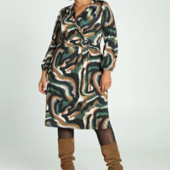 Robe Portefeuille Courte à Motif Graphique -Promos Robe Divine Magasin 28c7ff06d54cf89738e36cf1e40af3ffbc9dd396 8VM322301 113 2 4