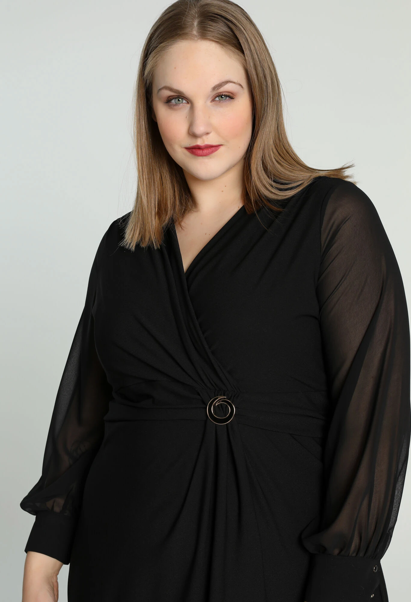 Robe Portefeuille Courte Unie Avec Manches En Voile 7 Robe Portefeuille Courte Unie Avec Manches En Voile – Image 5