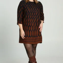 Robe Courte Avec Motifs Feuilles -Promos Robe Divine Magasin 35ae3ec21db1cca4eba8d884bce82fc2a45dc596 8VR122802 104 2 8