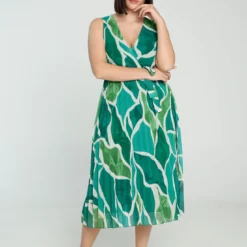 Robe Cache-coeur Plissée Imprimé Graphique 19 Robe Cache-coeur Plissée Imprimé Graphique -Promos Robe Divine Magasin 382c0f2410e6d7ccee77bdd84359c3a96caade95 96R332710 39 2 7