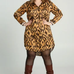 Robe Courte En Satin à Motif Peau De Bête Et Détail Sportif -Promos Robe Divine Magasin 49ed1a19bdb2d892c16e41db1d71cd783c8d050f 8VR122804 142 2 7