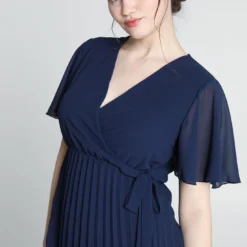 Robe Unie Plissée Avec Nœud -Promos Robe Divine Magasin 4bcbc61a55dc9b84c0b4d20d07f56879b7174abb 96R122702 19 2 3