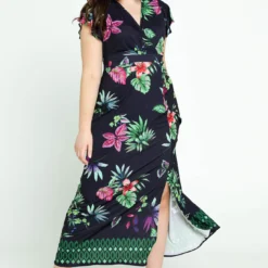 Robe Longue à Motif Floral Effet Broderie -Promos Robe Divine Magasin 4c4ef356abb1c27ded18cf507bcaaad549561a34 96M332310 39 2 8