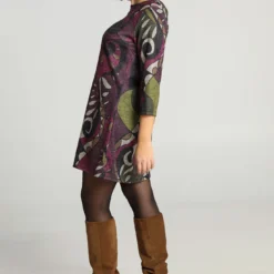 Robe Courte Avec Imprimé Graphique De Style Arabesque -Promos Robe Divine Magasin 5092cb3b20270d5f461991e8fb08e0612acb3bee 96M322401 18 2 7