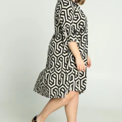 Robe En Viscose à Imprimé Géométrique -Promos Robe Divine Magasin 618aede8d56b9d7fc917665ff1f0afd39b6e0f0f 9YR132206 69 2 8