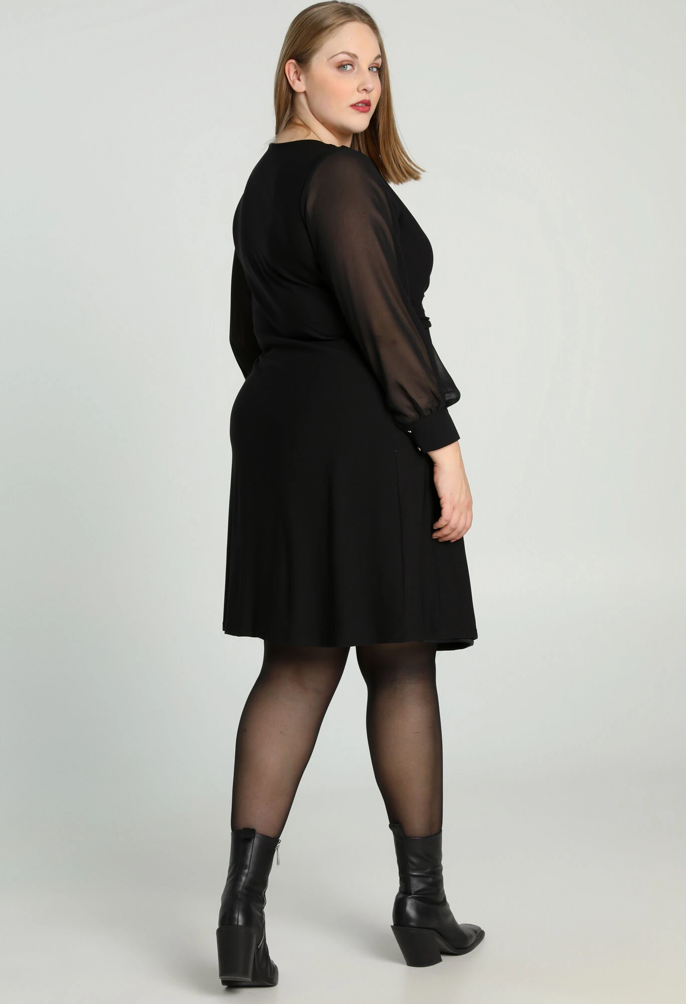 Robe Portefeuille Courte Unie Avec Manches En Voile 4 Robe Portefeuille Courte Unie Avec Manches En Voile – Image 2