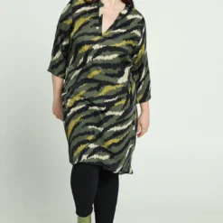 Robe Courte En Satin à Imprimé Camouflage -Promos Robe Divine Magasin 6c9a4dc0c3cadb37bb8fa65d1f02a28994e09863 9VR322801 37 2 6