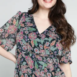 Robe Longue Cache-cœur Avec Volants 16 Robe Longue Cache-cœur Avec Volants -Promos Robe Divine Magasin 7166ea8d6074c98c2ed5436557735e42b8410614 96R332703 20 2 4