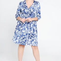 Robe Cache-coeur Imprimé Floral -Promos Robe Divine Magasin 768f3770354c17174af12e40b4f95c95c82ee45f 96M322304 78 2 8