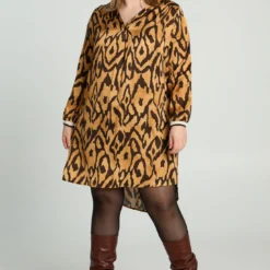 Robe Courte En Satin à Motif Peau De Bête Et Détail Sportif