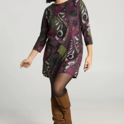 Robe Courte Avec Imprimé Graphique De Style Arabesque -Promos Robe Divine Magasin 88657a4e3140541f3148d6e98432592fb727422b 96M322401 18 2 5