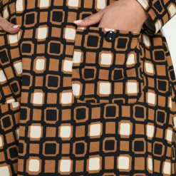 Robe Courte En Crêpe à Motif Graphique -Promos Robe Divine Magasin 90cbba17c41280acd925013b3f0941a0c790d596 8YR142910 113 2 4