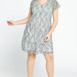 Robe à Volants Et Dentelle -Promos Robe Divine Magasin 951a067bc05ec1a253bd52063bf68df0ca9ec02f 96M322507 37 2 8