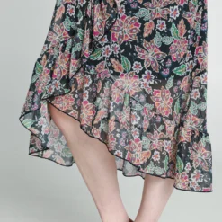 Robe Longue Cache-cœur Avec Volants 17 Robe Longue Cache-cœur Avec Volants -Promos Robe Divine Magasin 95540037c41cb0eddd1d57804dd57e7a27fec702 96R332703 20 2 5