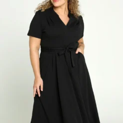 Robe Unie Mi-longue Avec Ceinture