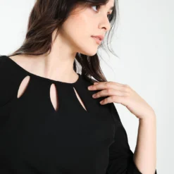 Robe Droite Découpes à L'encolure -Promos Robe Divine Magasin 9be9cec9e283f15b10b47ba7b14255abe3b19732 76F080108 69 2 3