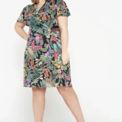 Robe Genoux à Motif Floral -Promos Robe Divine Magasin 9ddfe2249e06871157aab8e1e3c2e831ca6de37d 9YR122403 65 2 9