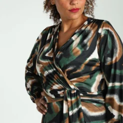 Robe Portefeuille Courte à Motif Graphique -Promos Robe Divine Magasin a0e277eea3b2acfbe9cdd9d21283bcc72125dae2 8VM322301 113 2 3