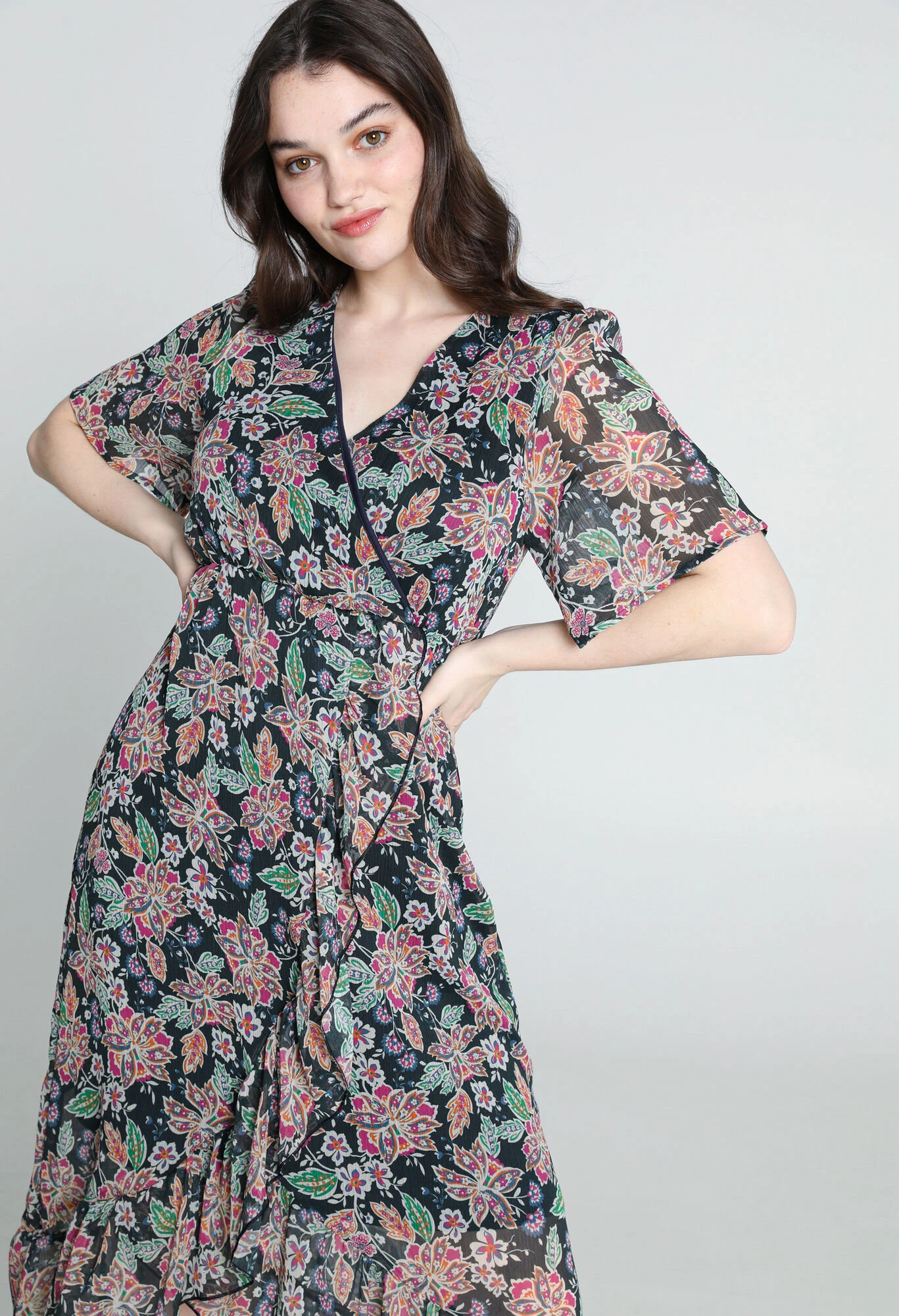 Robe Longue Cache-cœur Avec Volants 8 Robe Longue Cache-cœur Avec Volants – Image 6