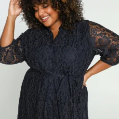 Robe Courte Et Unie Avec Dentelle -Promos Robe Divine Magasin b275c757dad6094b5b89bc2d1455a10a625e7fa6 9YR131401 19 2 3