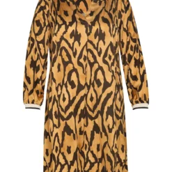 Robe Courte En Satin à Motif Peau De Bête Et Détail Sportif -Promos Robe Divine Magasin b546dca035beb8db52aeaeb3f39d3332195d3809 8VR122804 142 1 1