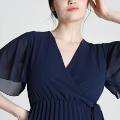 Robe Unie Plissée Avec Nœud -Promos Robe Divine Magasin b9b3cc0d08bc5abc5dd92e82e2f5971eb6bc4548 96R122702 19 2 4