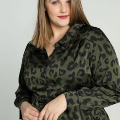 Robe Mi-longue à Motif Peau De Bête Et Boutons Décoratifs -Promos Robe Divine Magasin c2b6e79490ff07066201b8e3e0325d4c7fc06336 8VR132702 37 2 3