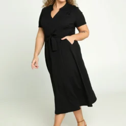 Robe Unie Mi-longue Avec Ceinture -Promos Robe Divine Magasin dfe85695a6a92917b6b4f30cae944def46d816ce 9VM122702 69 2 8