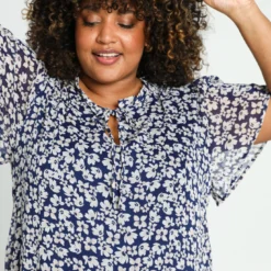 Robe Courte En Voile Imprimé Floral -Promos Robe Divine Magasin dff4f57cc88a5cbaca2826a00f38abc79c6a8ffd 9YR122801 2 2 4