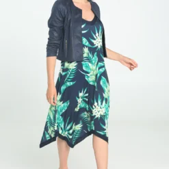 Cassis - Robe Foulard Imprimé Jungle -Promos Robe Divine Magasin e4e6ade0d5938919282c6f4600fc5b43bd783134 56M322317 19 2 6