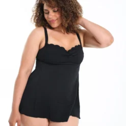 Robe De Bain Unie Encolure Festonnée