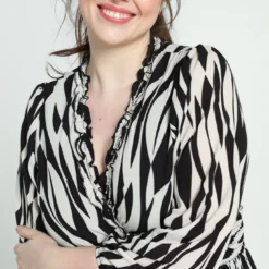 Robe Courte à Motifs Géométriques Avec Smock à La Taille Et Volants -Promos Robe Divine Magasin f96ffba60a105a9a2053f0ffe40631235807844e 9YR142801 69 2 3