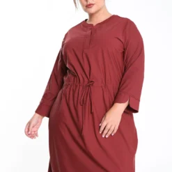 Robe Courte Unie En Matière Travelwear